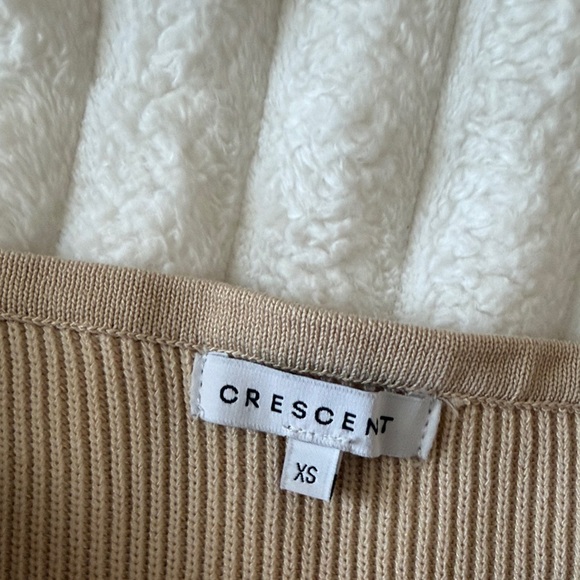 Crescent Tan Ribbed Crop Top - Picture 2 of 3